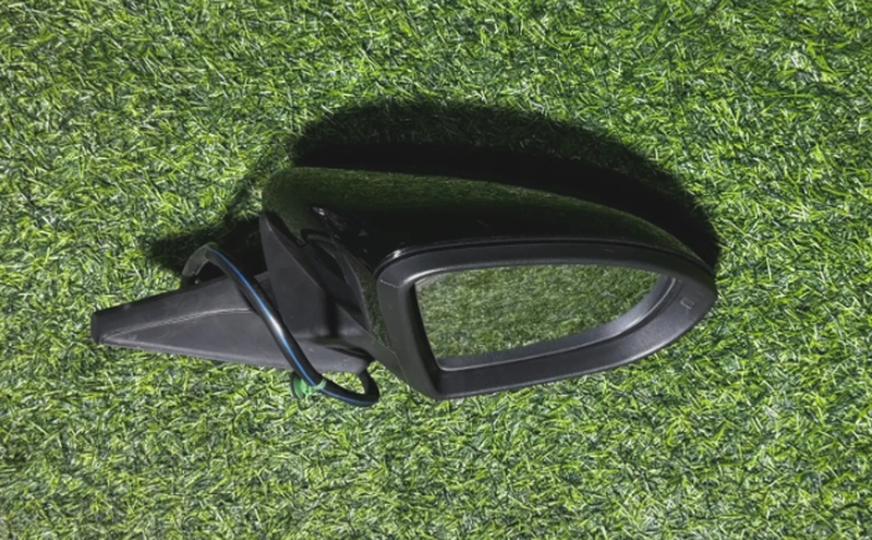 Боковое зеркало Volkswagen Golf 7, 2012-2020, правая сторона